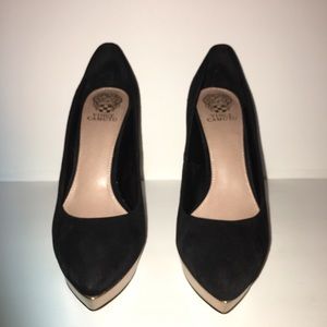 Vince Camuto Women’s black suede pumps